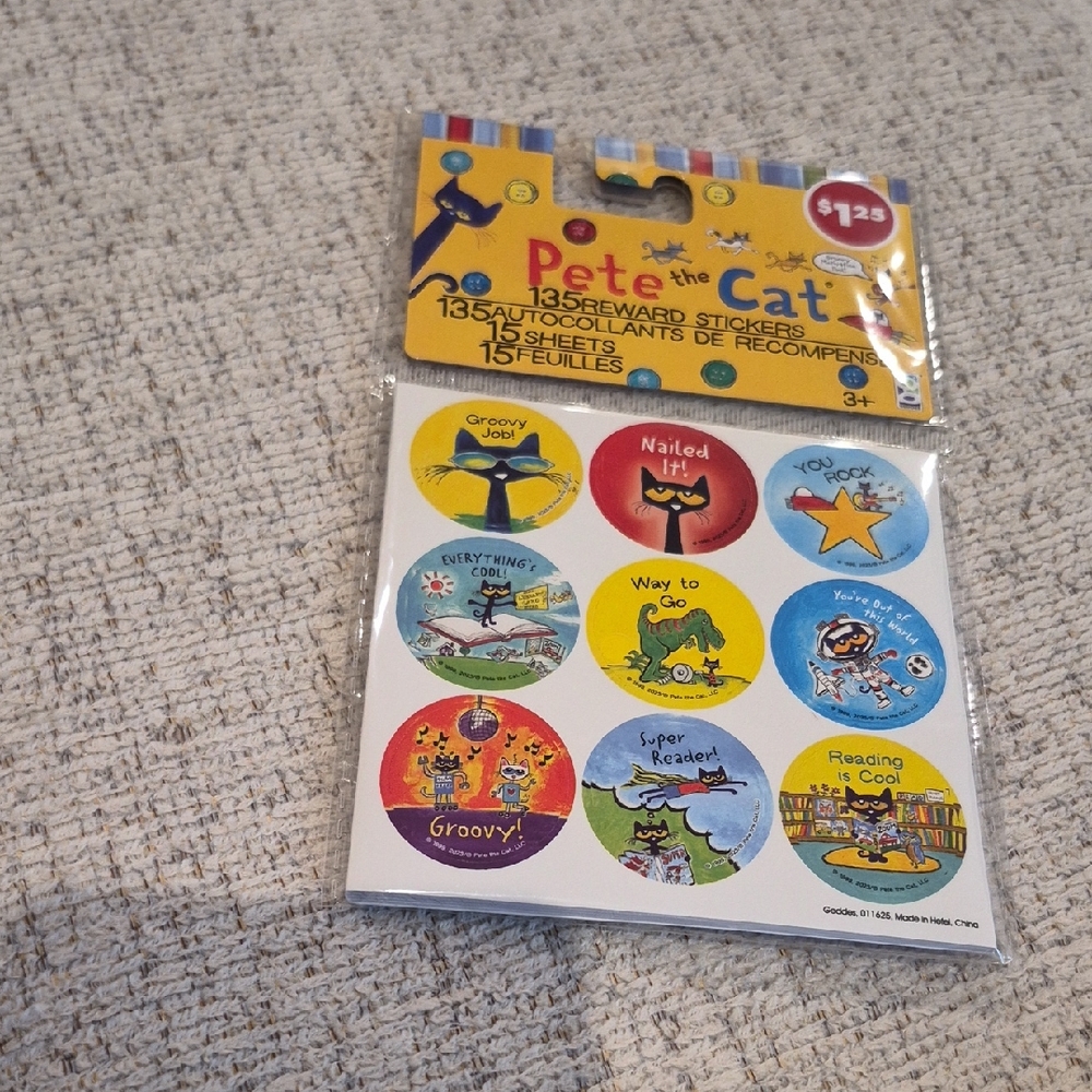 Pete the Cat (135) Reward Stickers - Multicolor- 15 Sheets